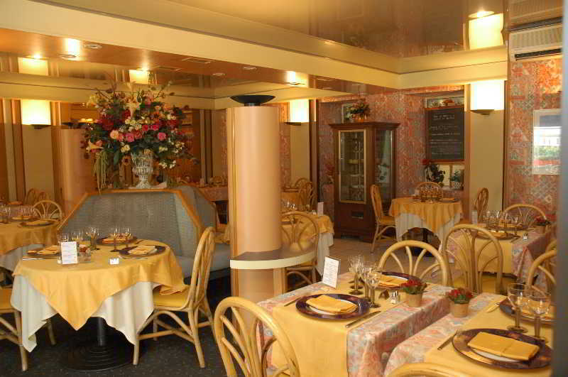 The Originals City, Le Boeuf Rouge, Limoges Saint-Junien